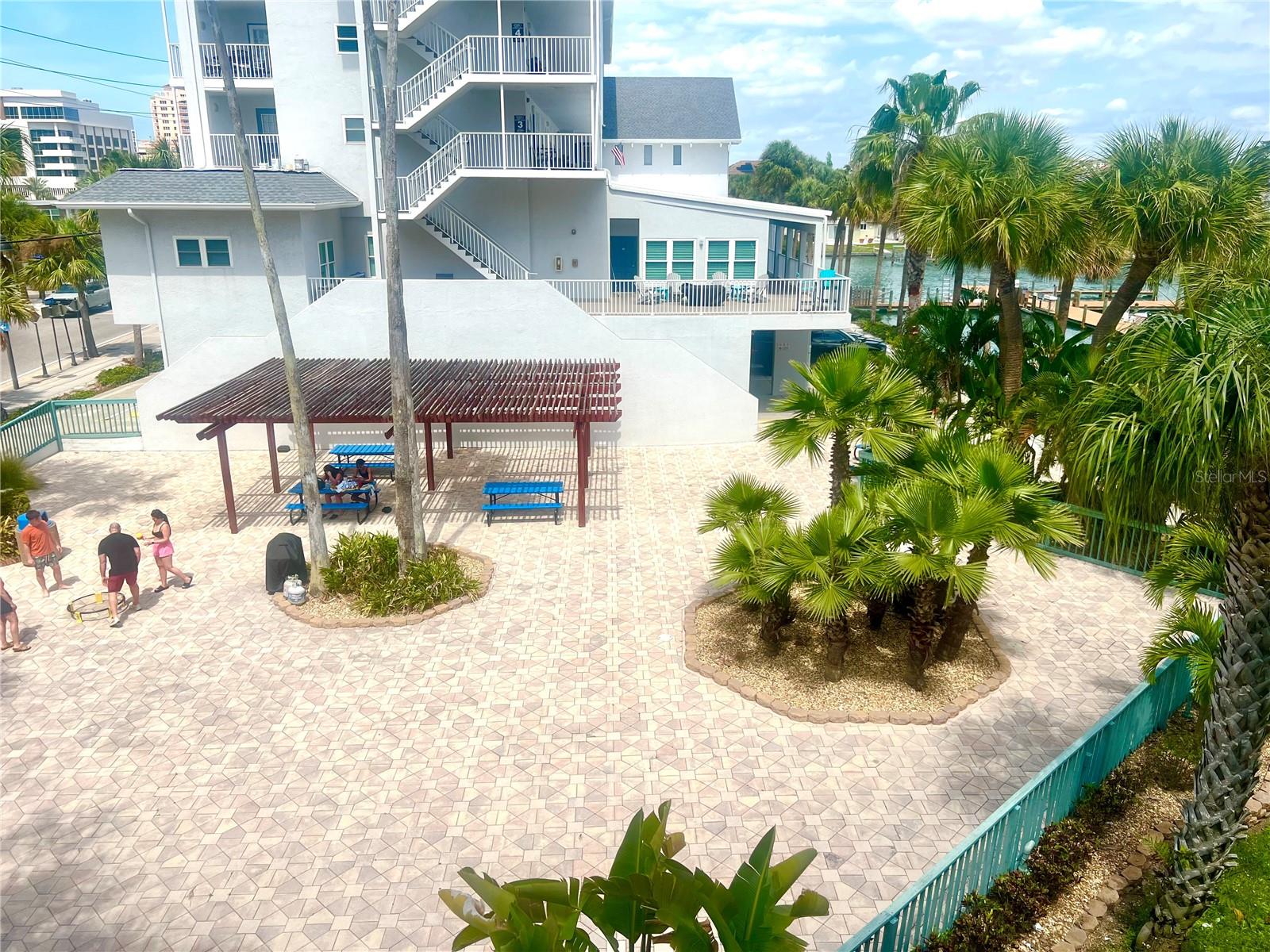 504 S GULFVIEW BLVD — photo 12