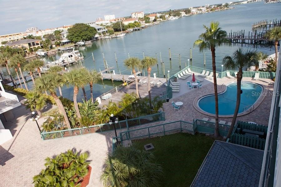 504 S GULFVIEW BLVD — photo 10