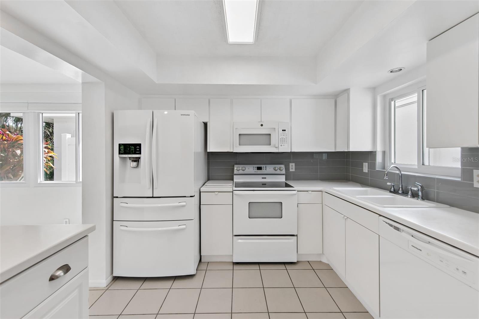 3915 SCHWALBE DR #128 — photo 5