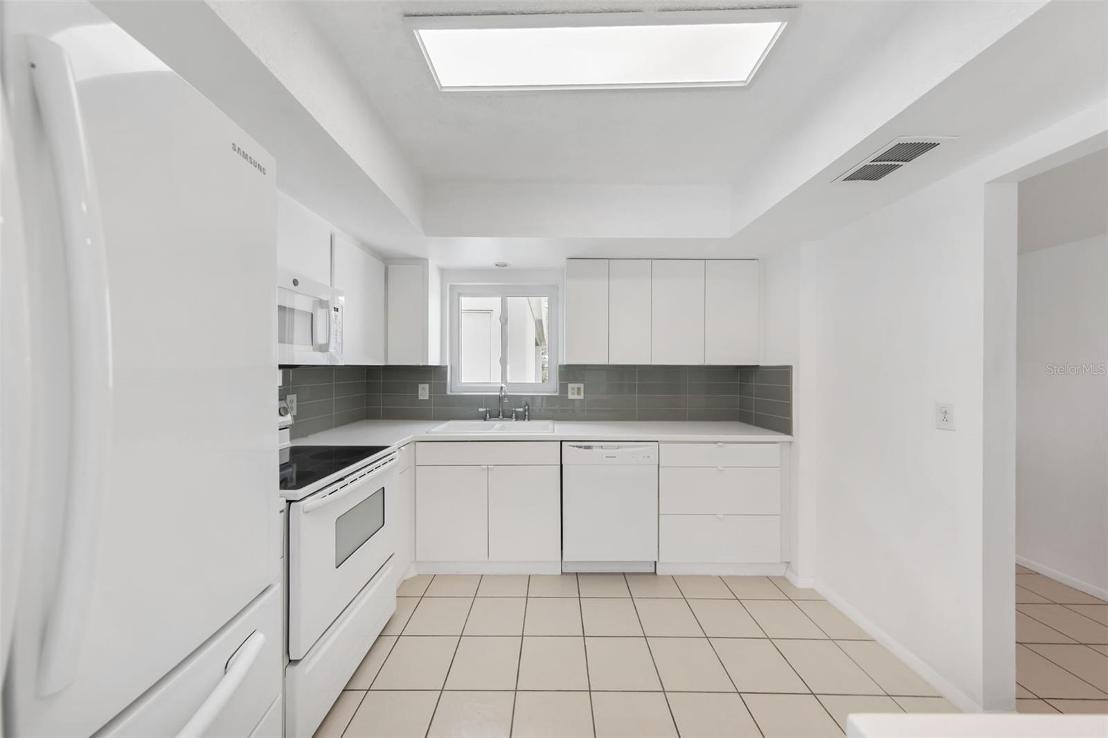 3915 SCHWALBE DR #128 — photo 7