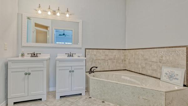 5905 DORAL DR — photo 26