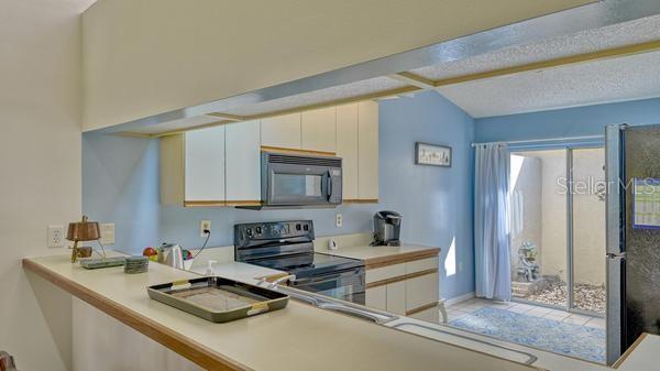 5905 DORAL DR — photo 14