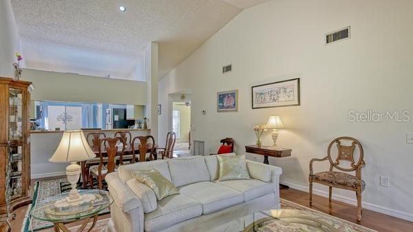 5905 DORAL DR — photo 12