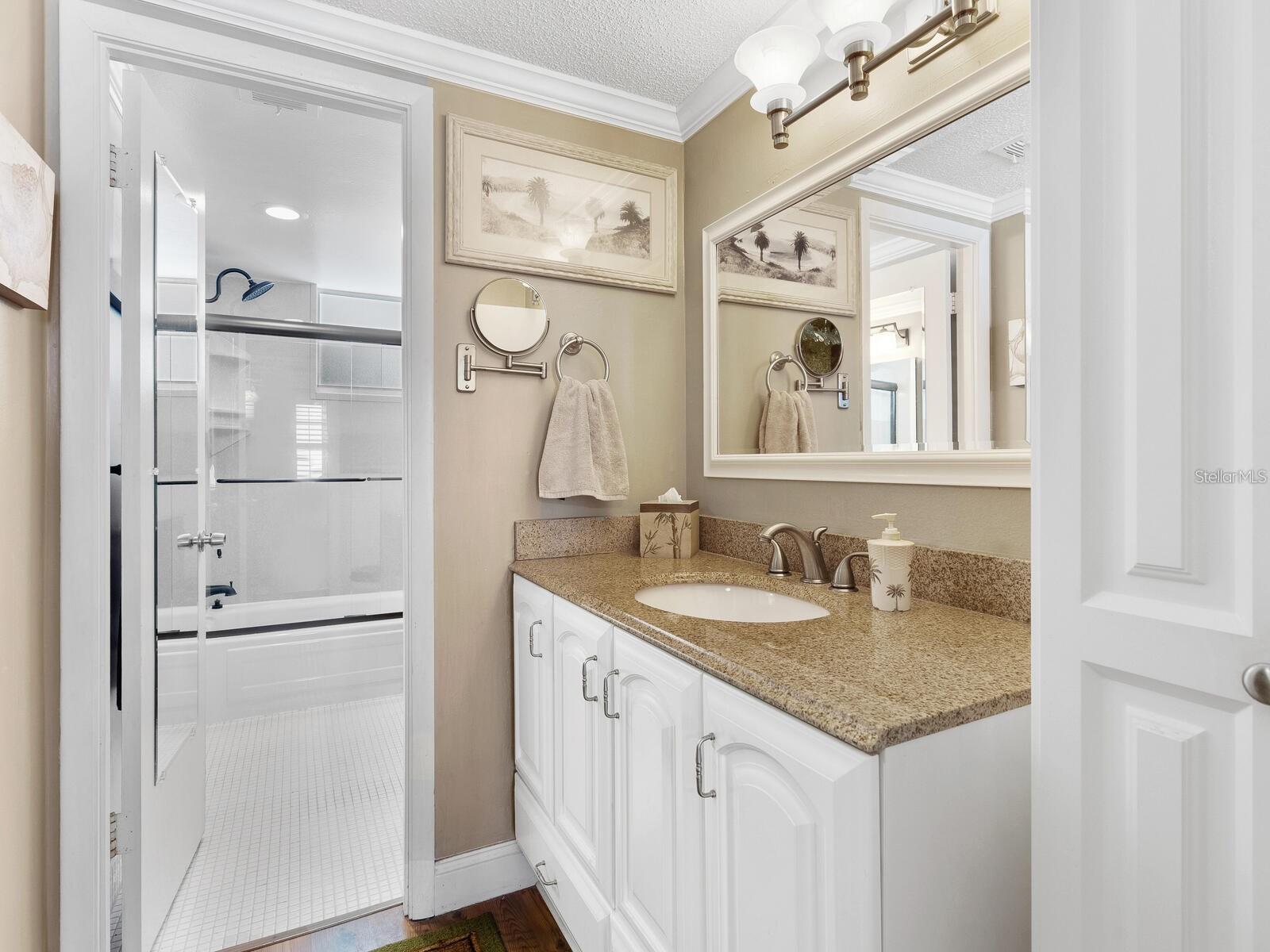 600 SUTTON PL #201 — photo 9