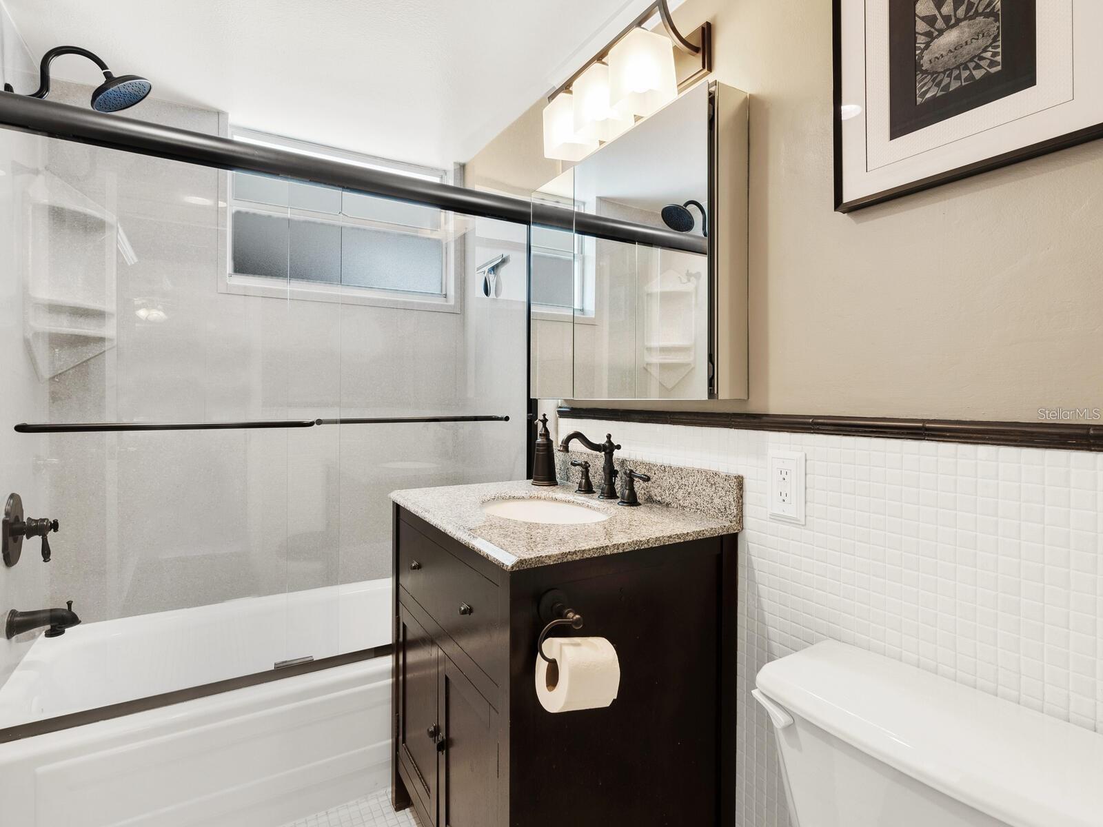 600 SUTTON PL #201 — photo 8
