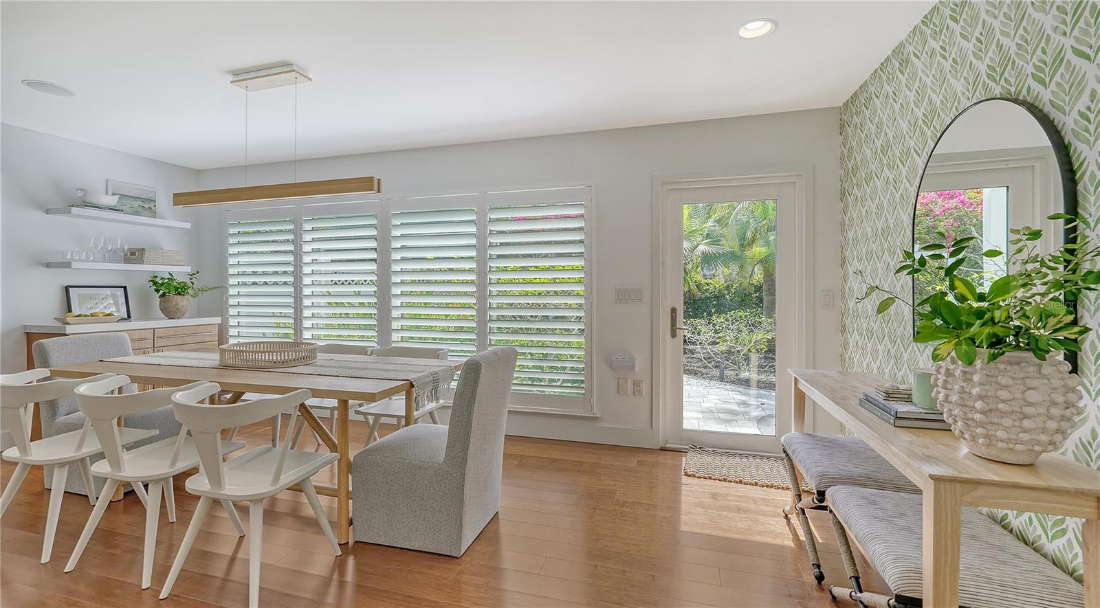 425 MCKINLEY DR — photo 16