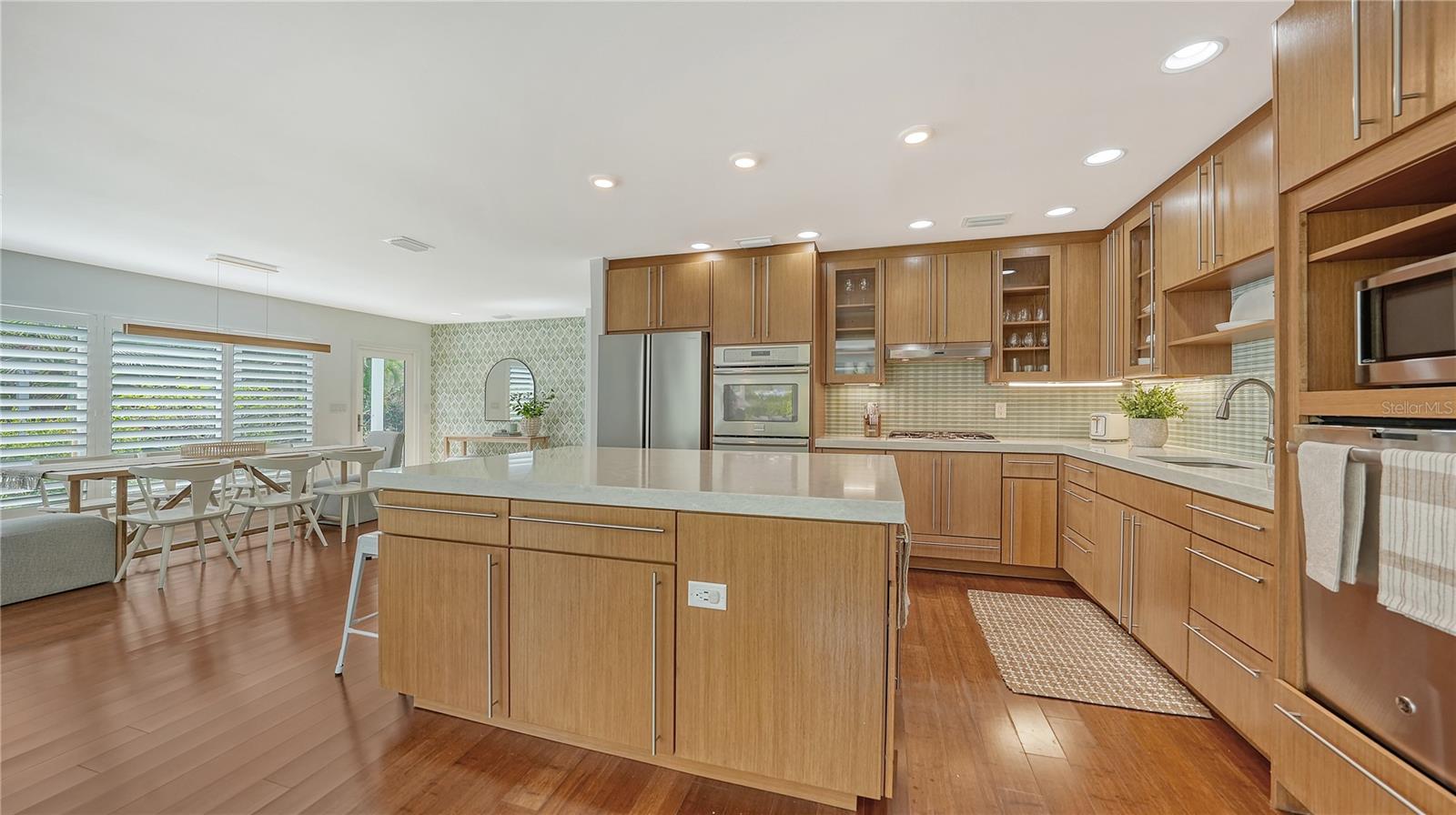 425 MCKINLEY DR — photo 21
