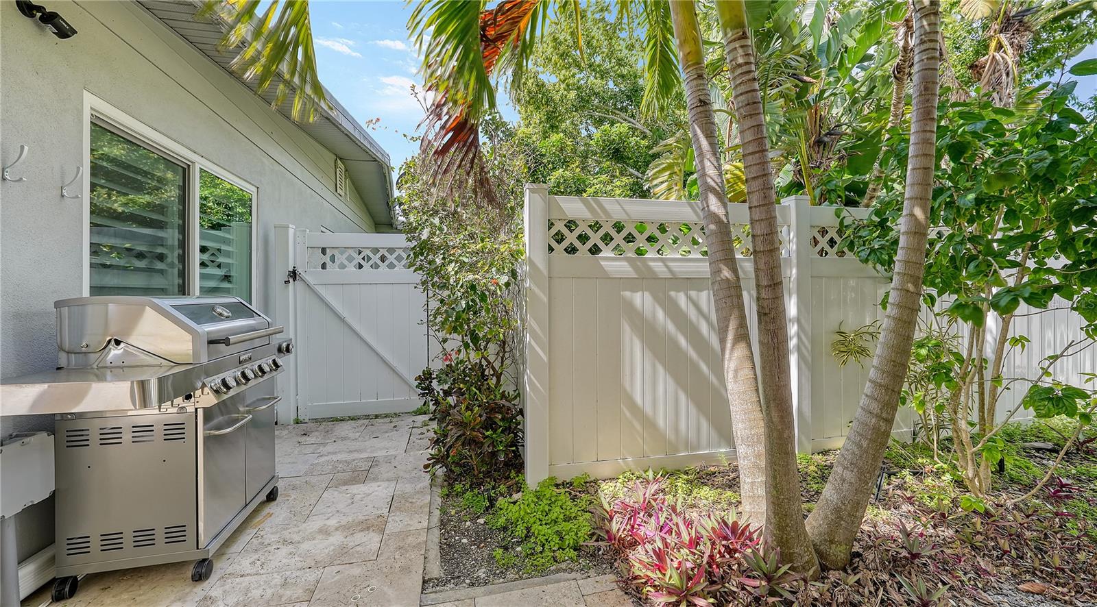 425 MCKINLEY DR — photo 53