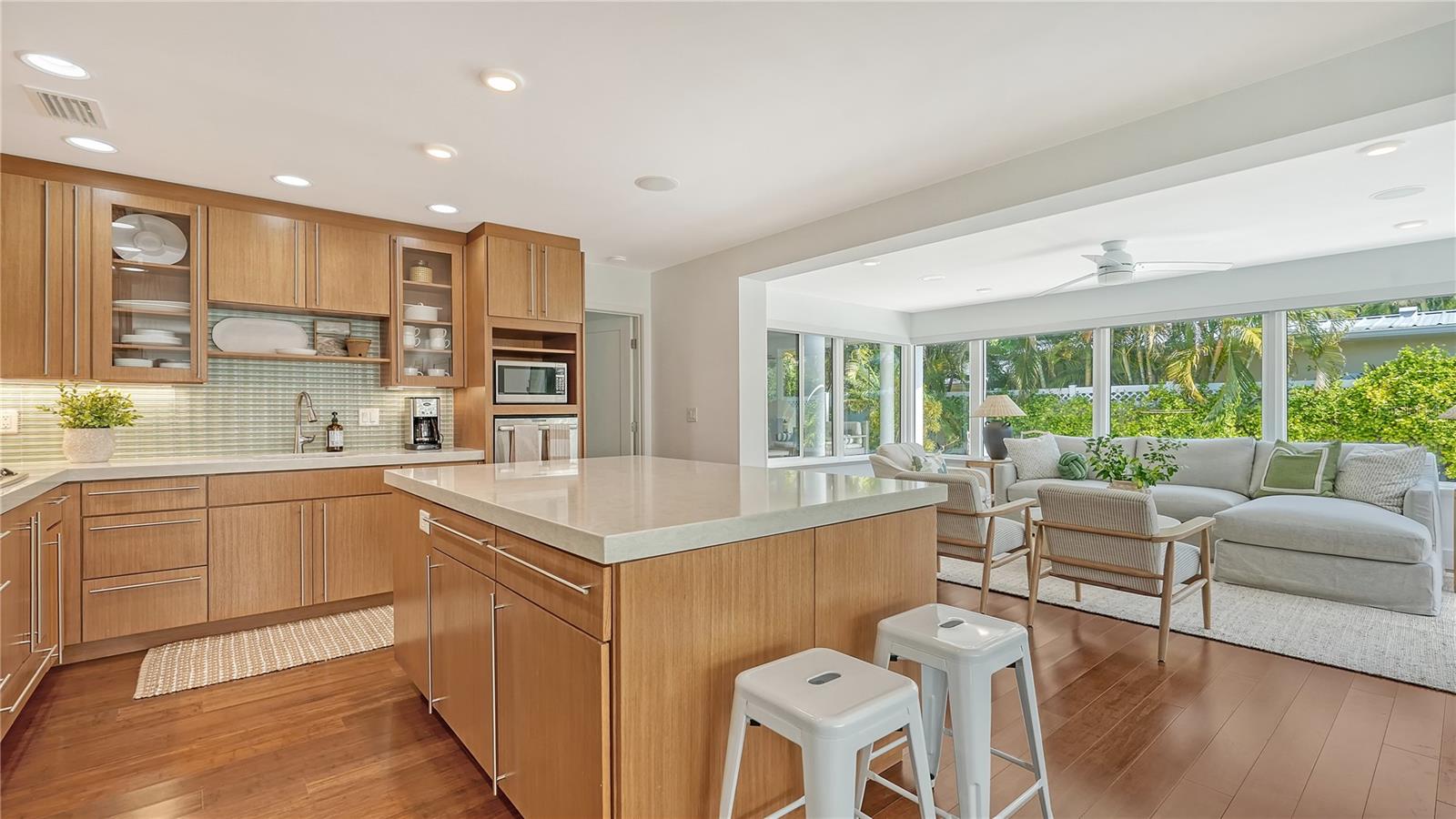 425 MCKINLEY DR — photo 26
