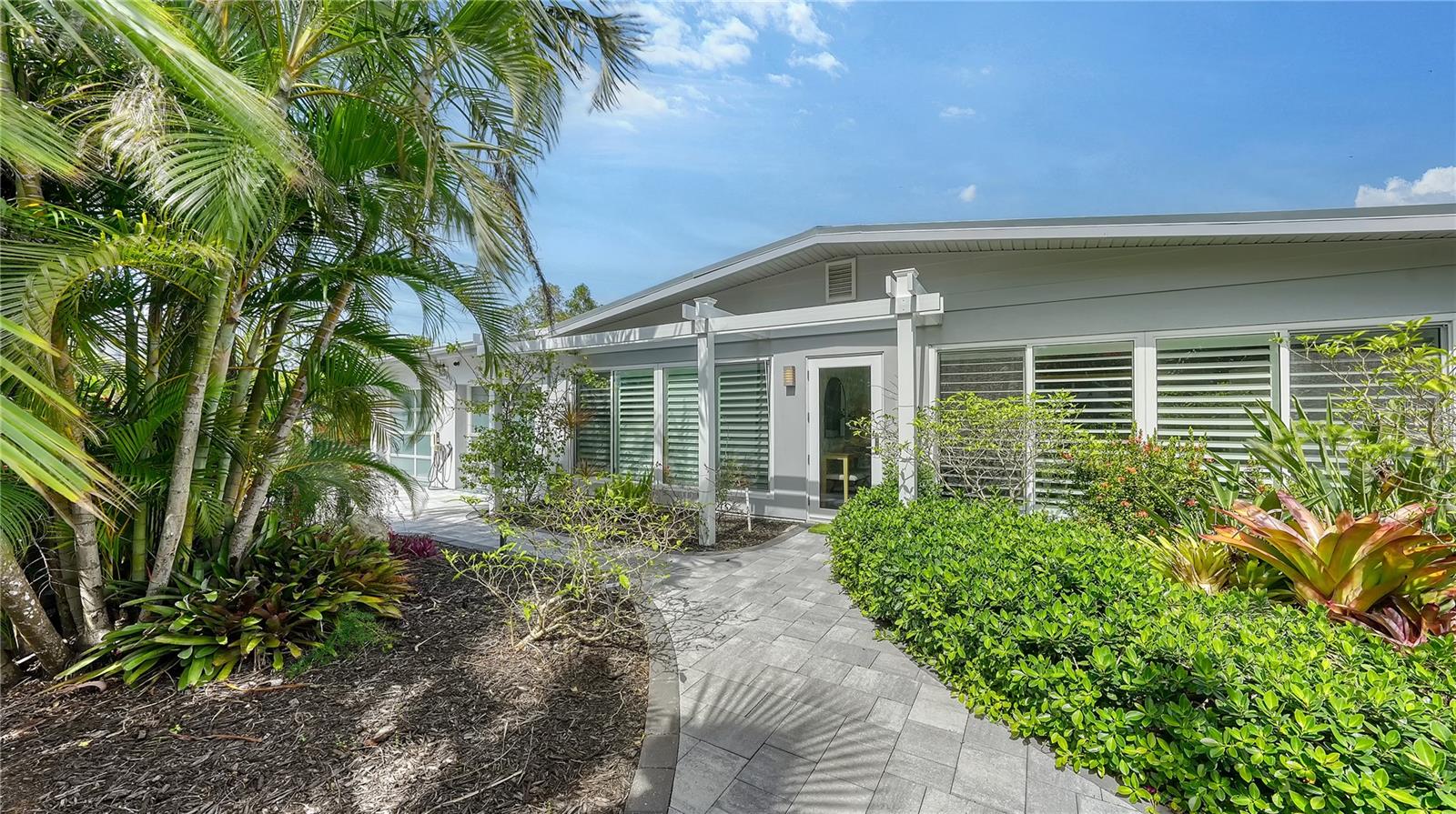 425 MCKINLEY DR — photo 9