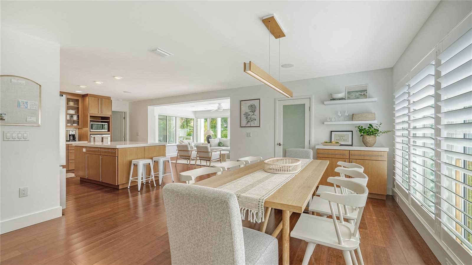 425 MCKINLEY DR — photo 17
