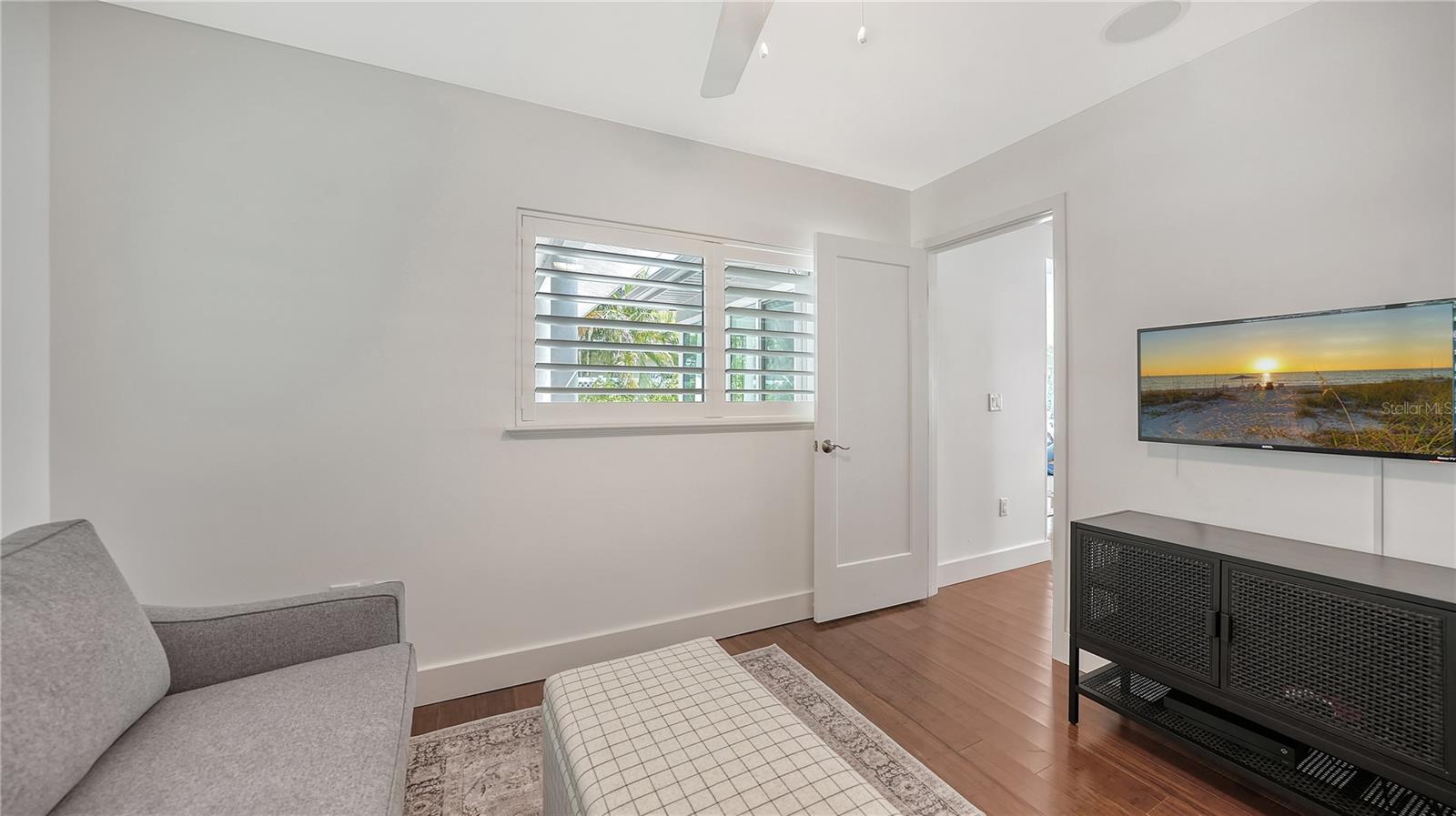 425 MCKINLEY DR — photo 34