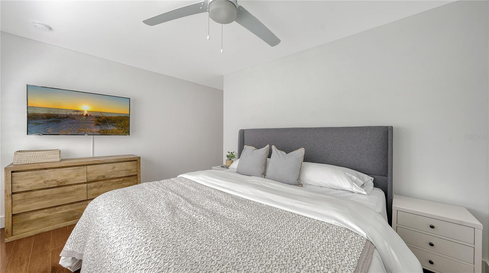425 MCKINLEY DR — photo 36