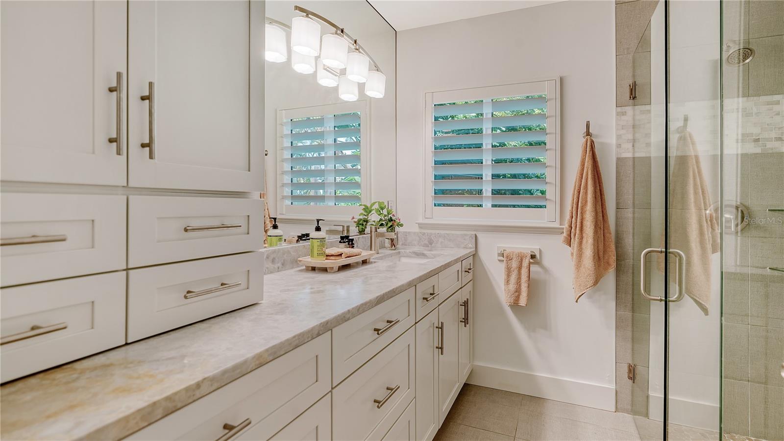 425 MCKINLEY DR — photo 31