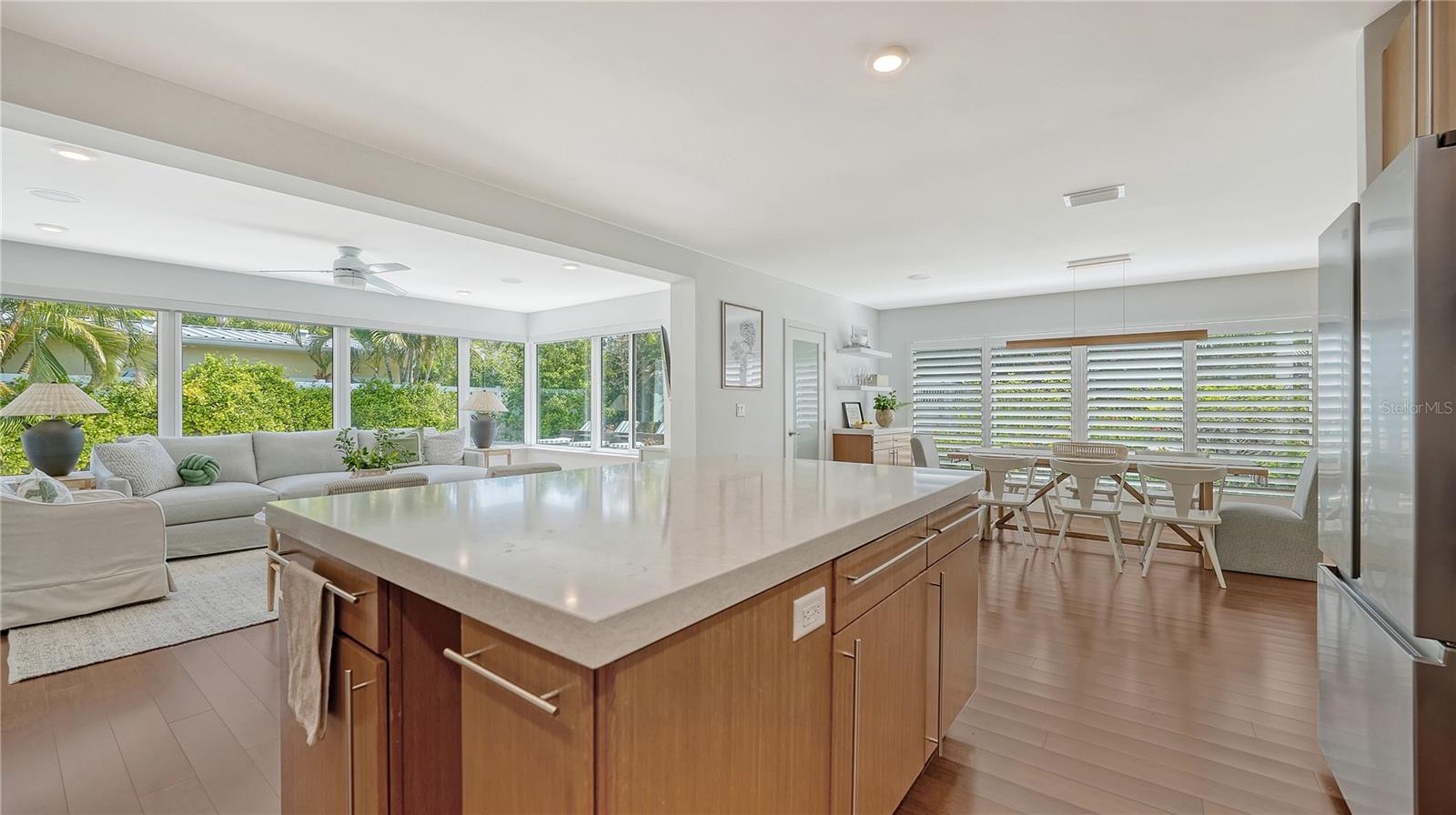 425 MCKINLEY DR — photo 24