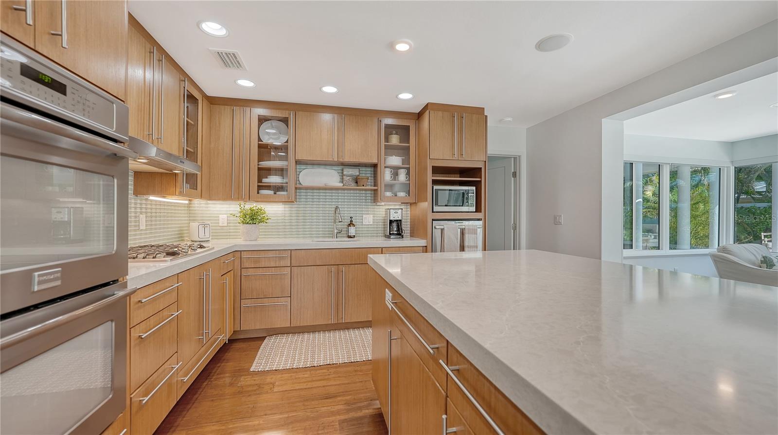 425 MCKINLEY DR — photo 25