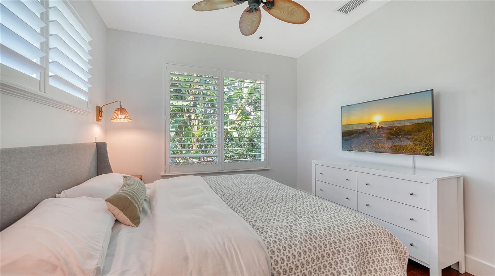 425 MCKINLEY DR — photo 42