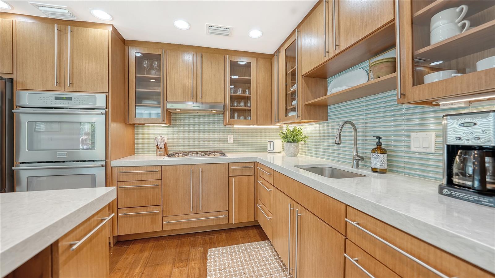 425 MCKINLEY DR — photo 22