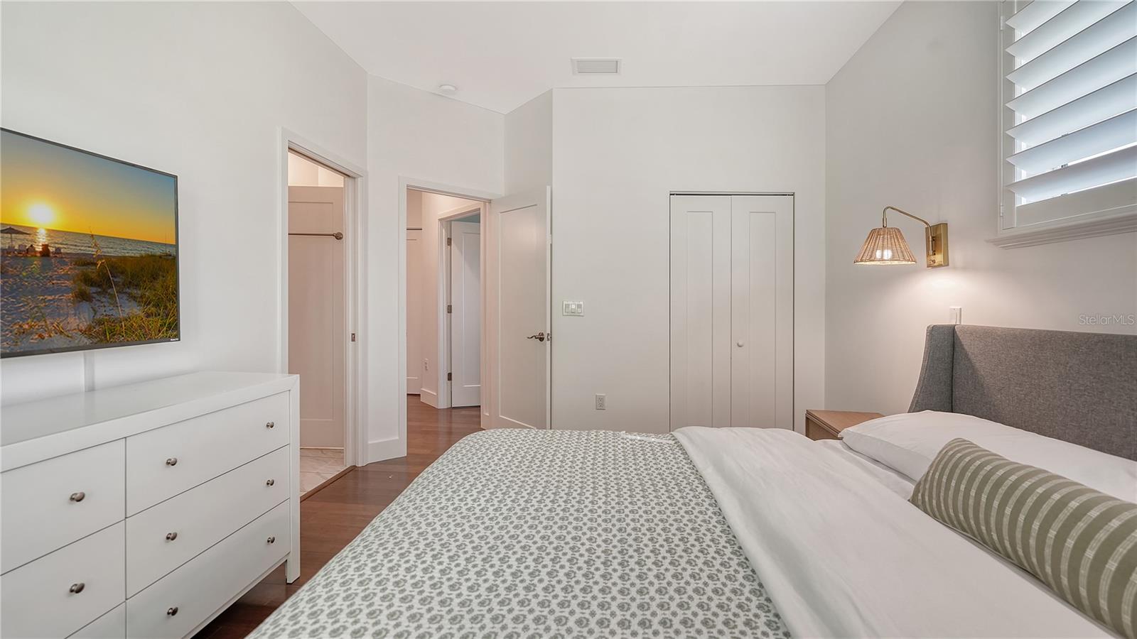 425 MCKINLEY DR — photo 43