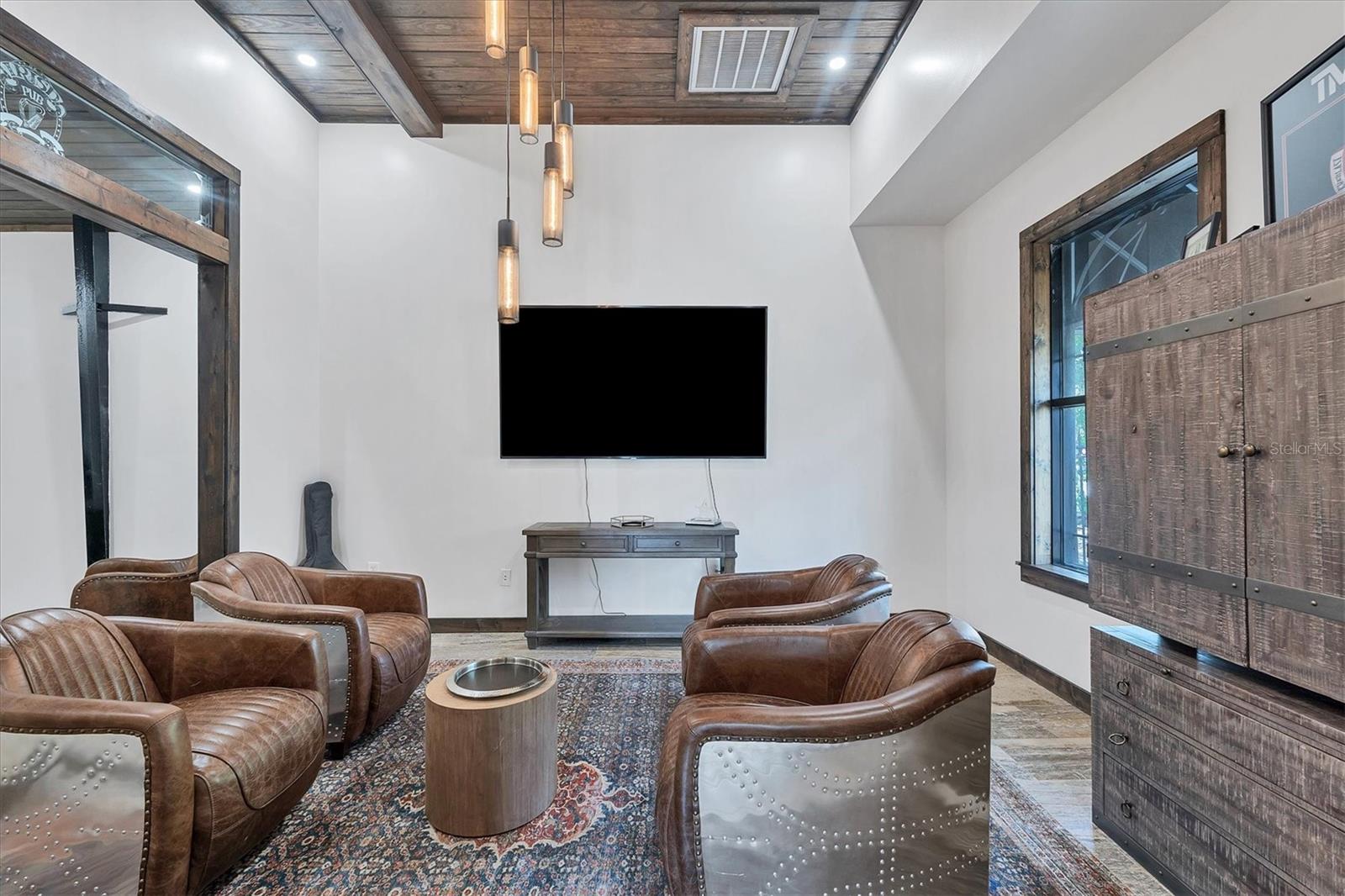 1717 E 5TH AVE — photo 14