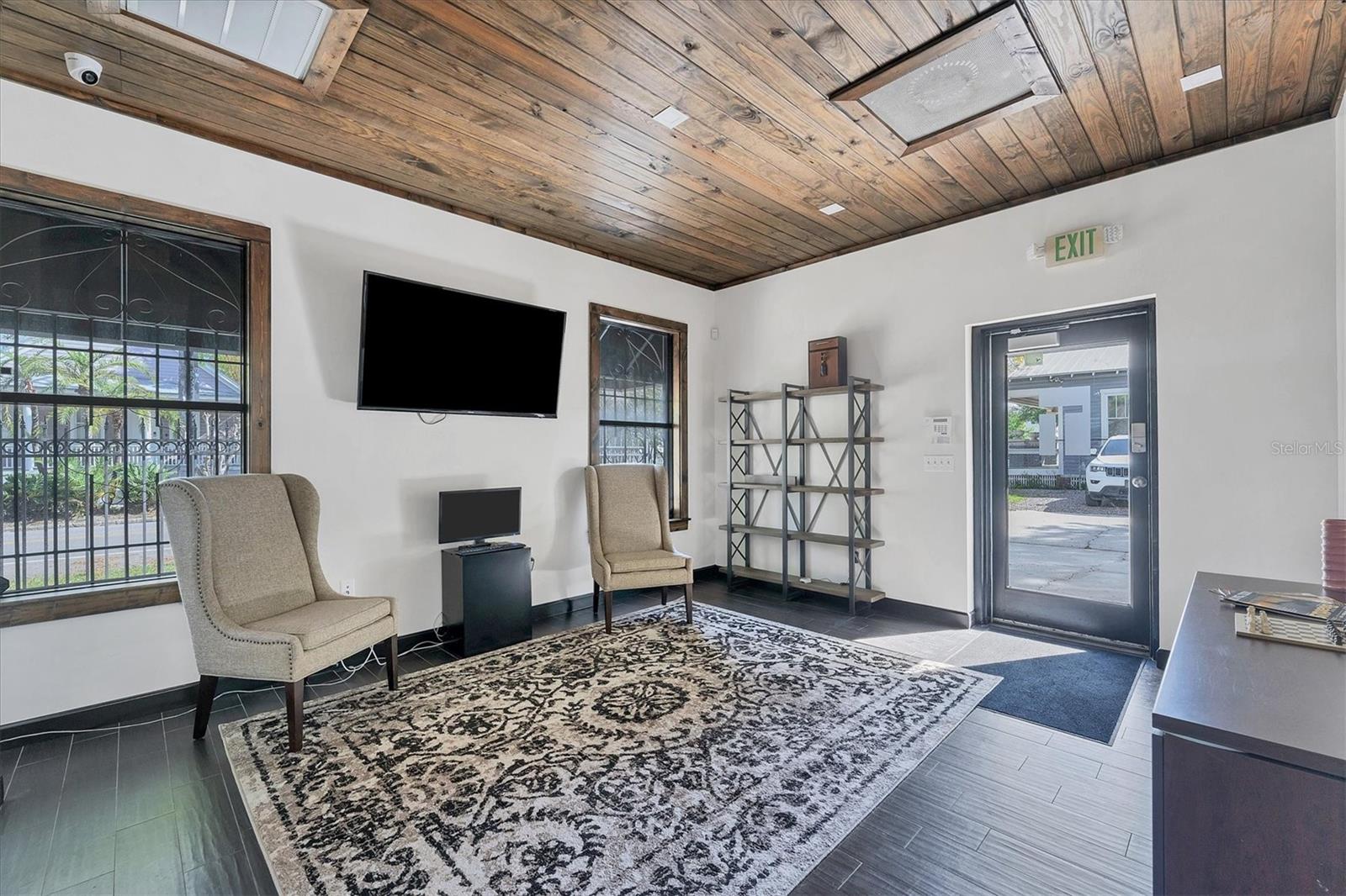 1717 E 5TH AVE — photo 11