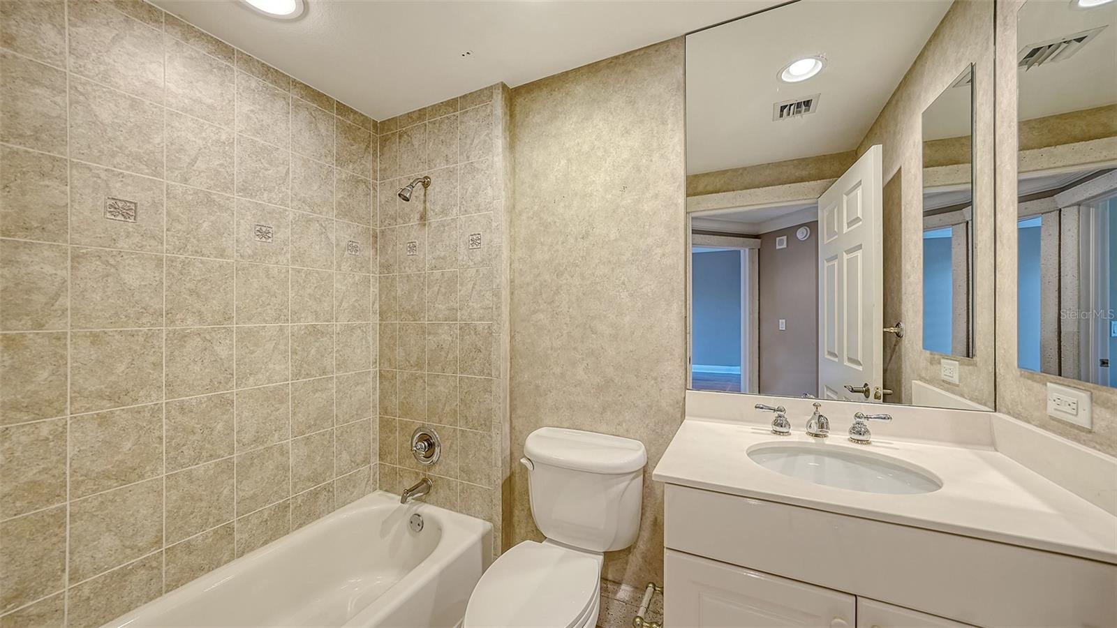 401 N POINT RD #301 — photo 35