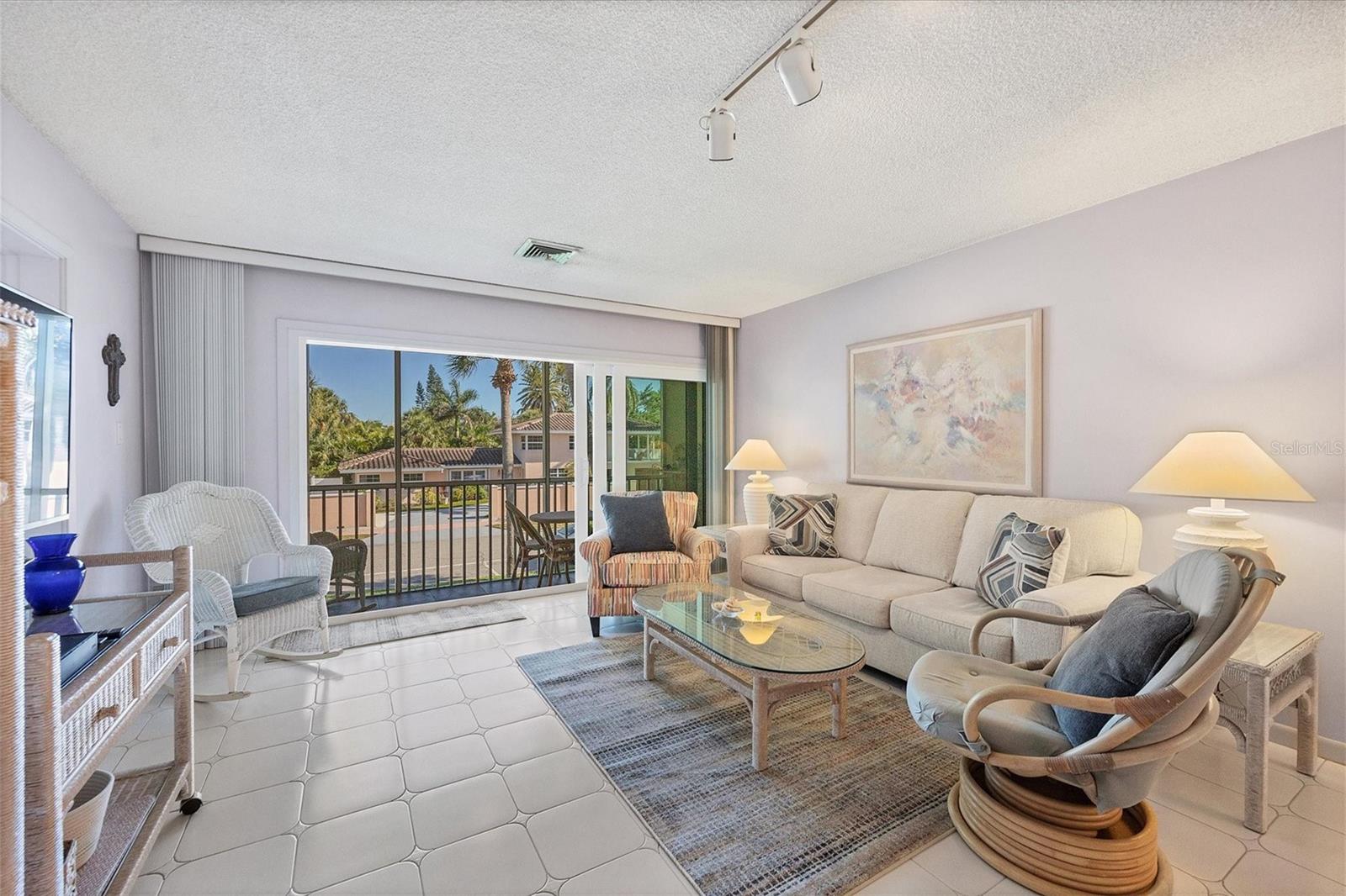500 S WASHINGTON DR #5B — photo 4