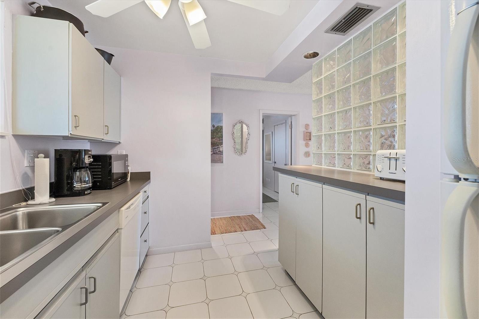 500 S WASHINGTON DR #5B — photo 11