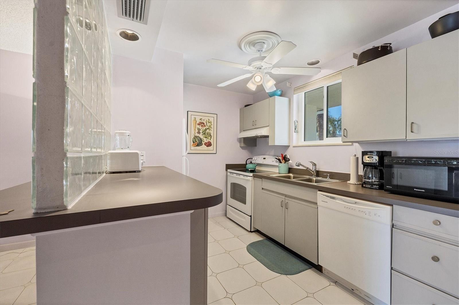 500 S WASHINGTON DR #5B — photo 8