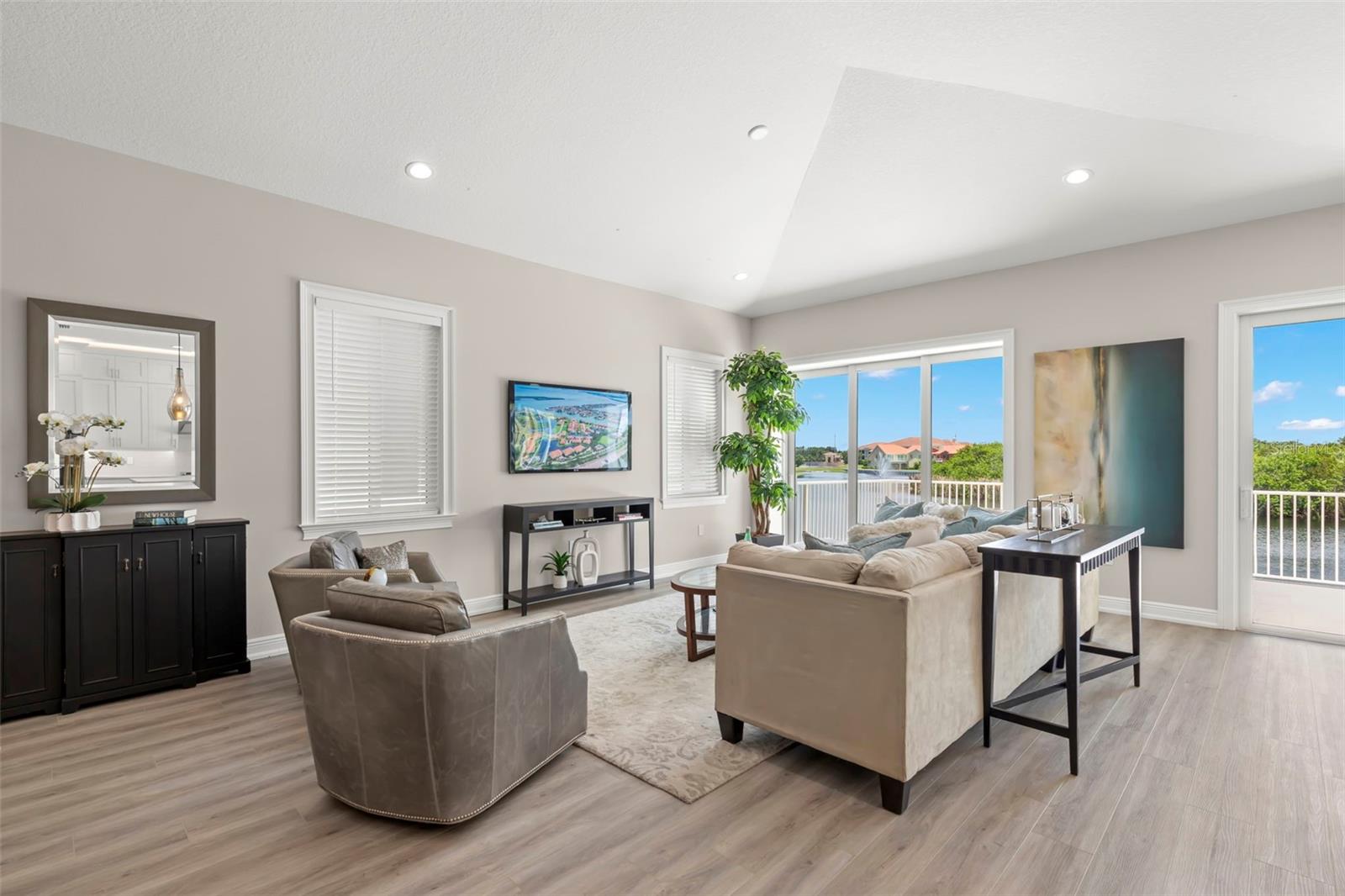 47A BAYVIEW CT S — photo 4