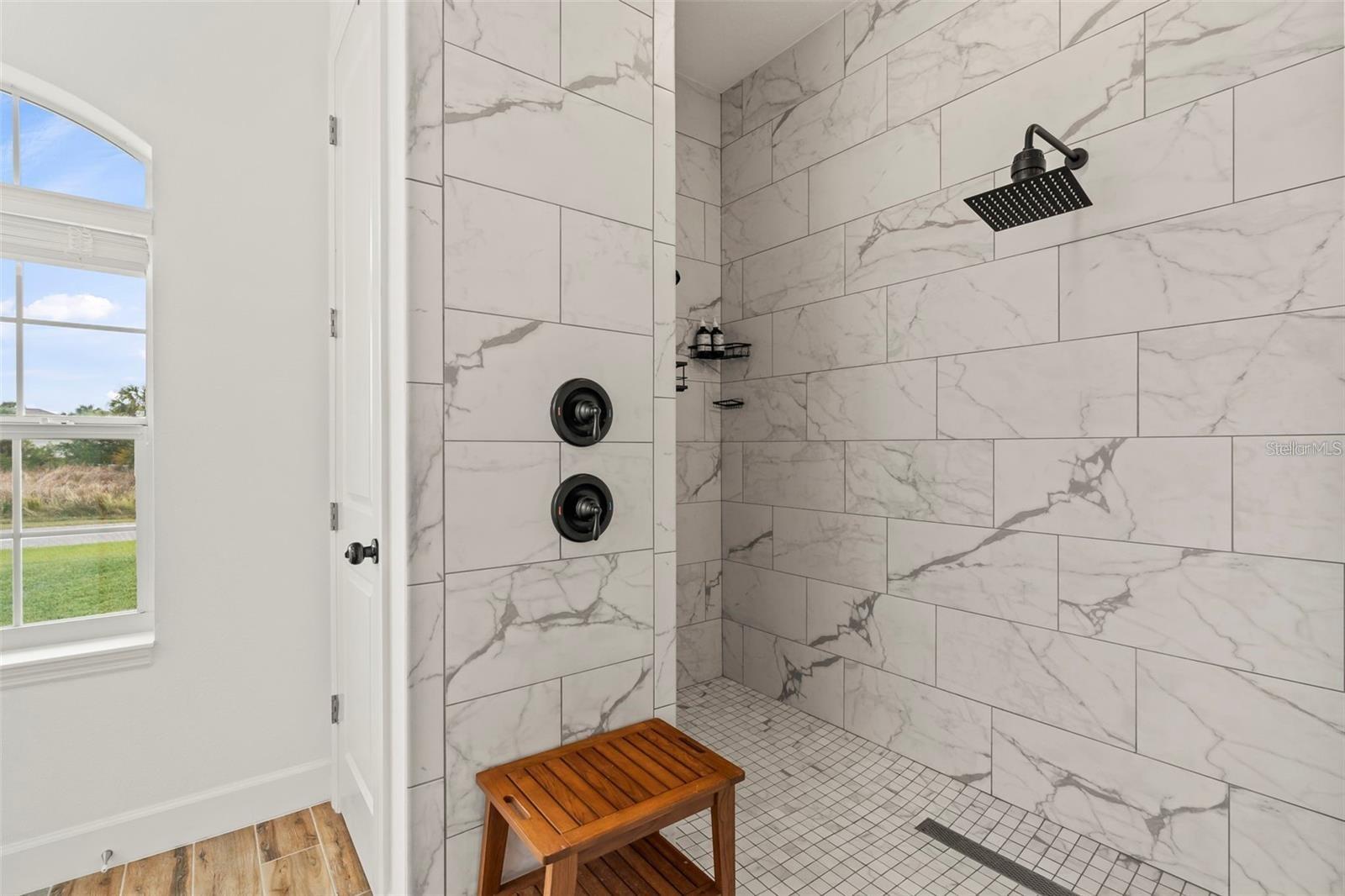 8233 GIVLIC LN — photo 8