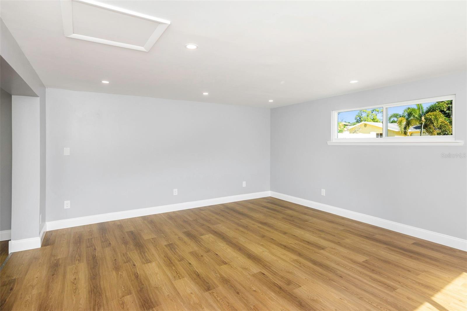 1004 GREENLEAF WAY — photo 14