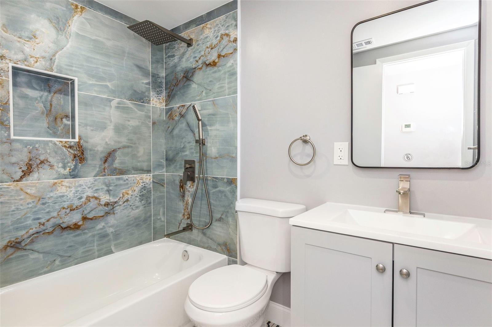 1004 GREENLEAF WAY — photo 20