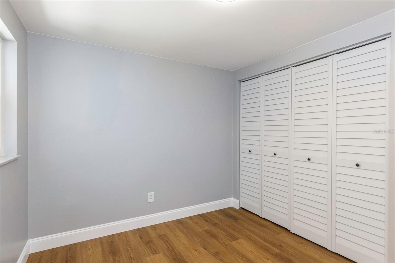 1004 GREENLEAF WAY — photo 28