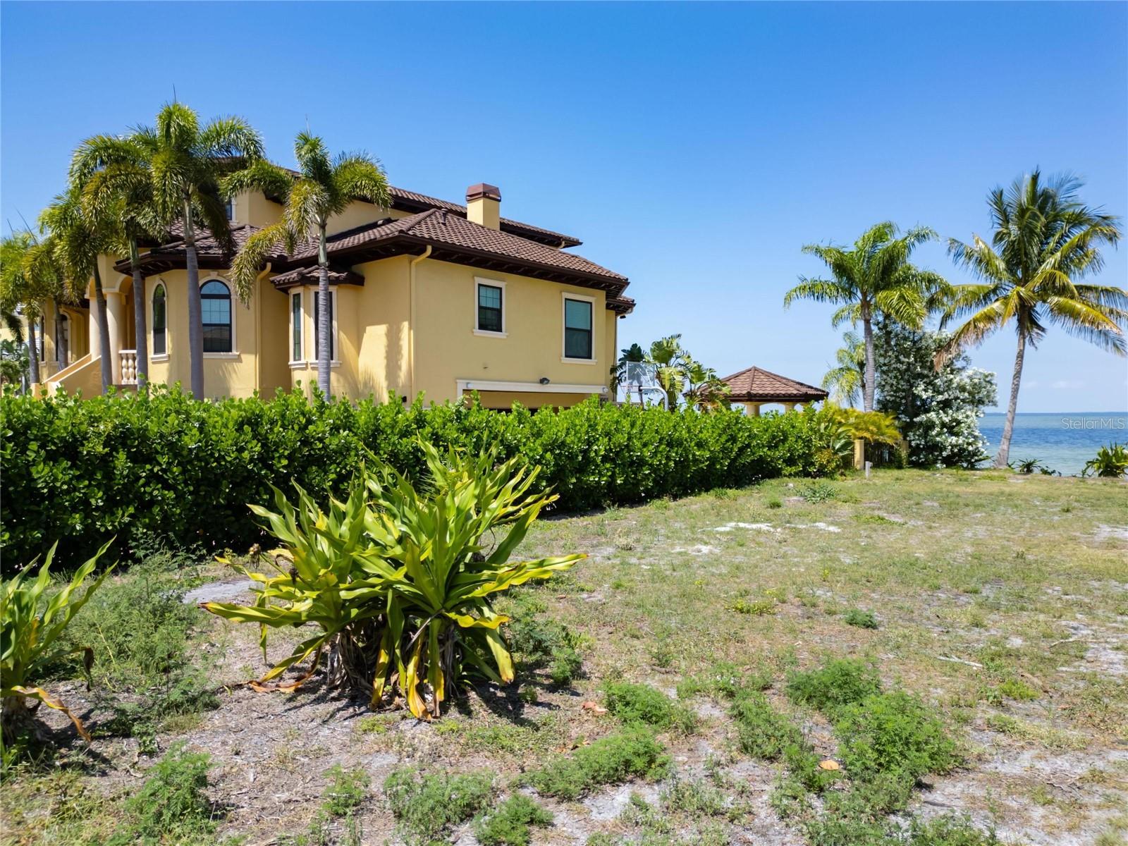 1013 SYMPHONY ISLES BLVD — photo 37