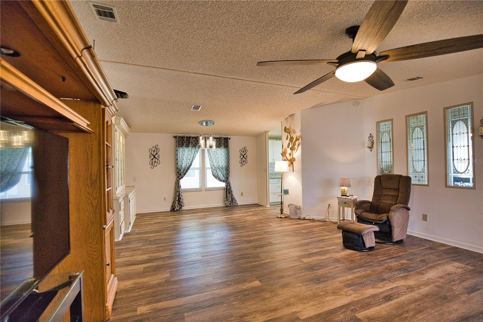 469 LOMA LINDA — photo 13