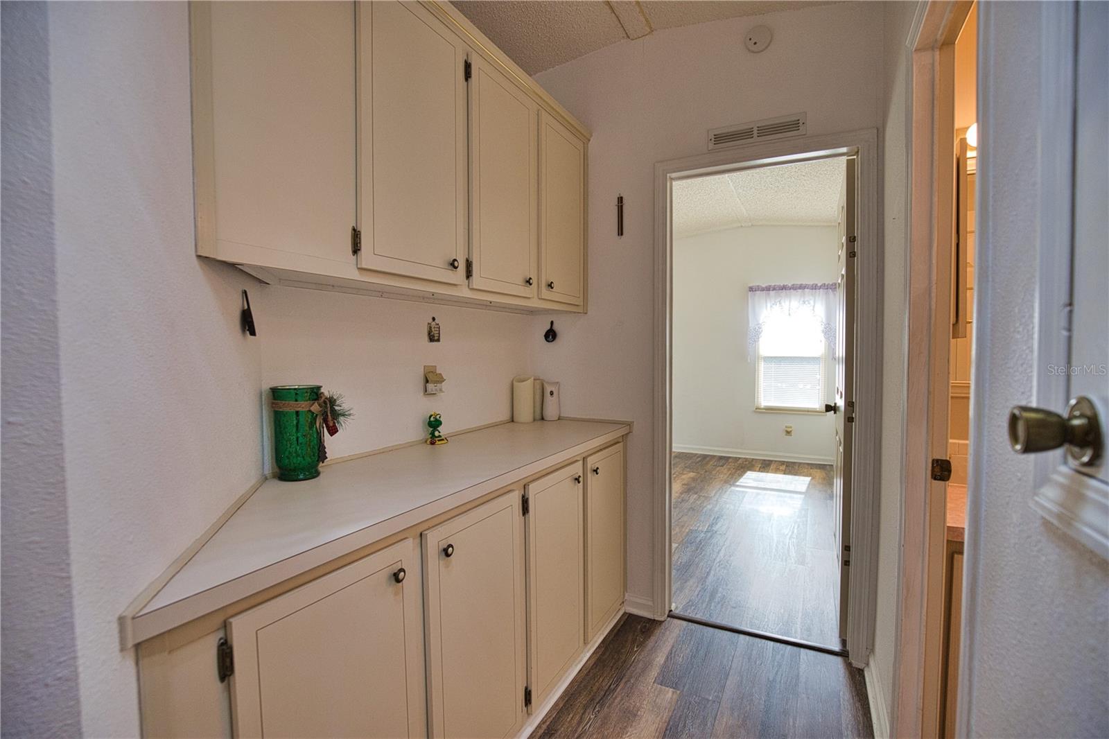 469 LOMA LINDA — photo 30