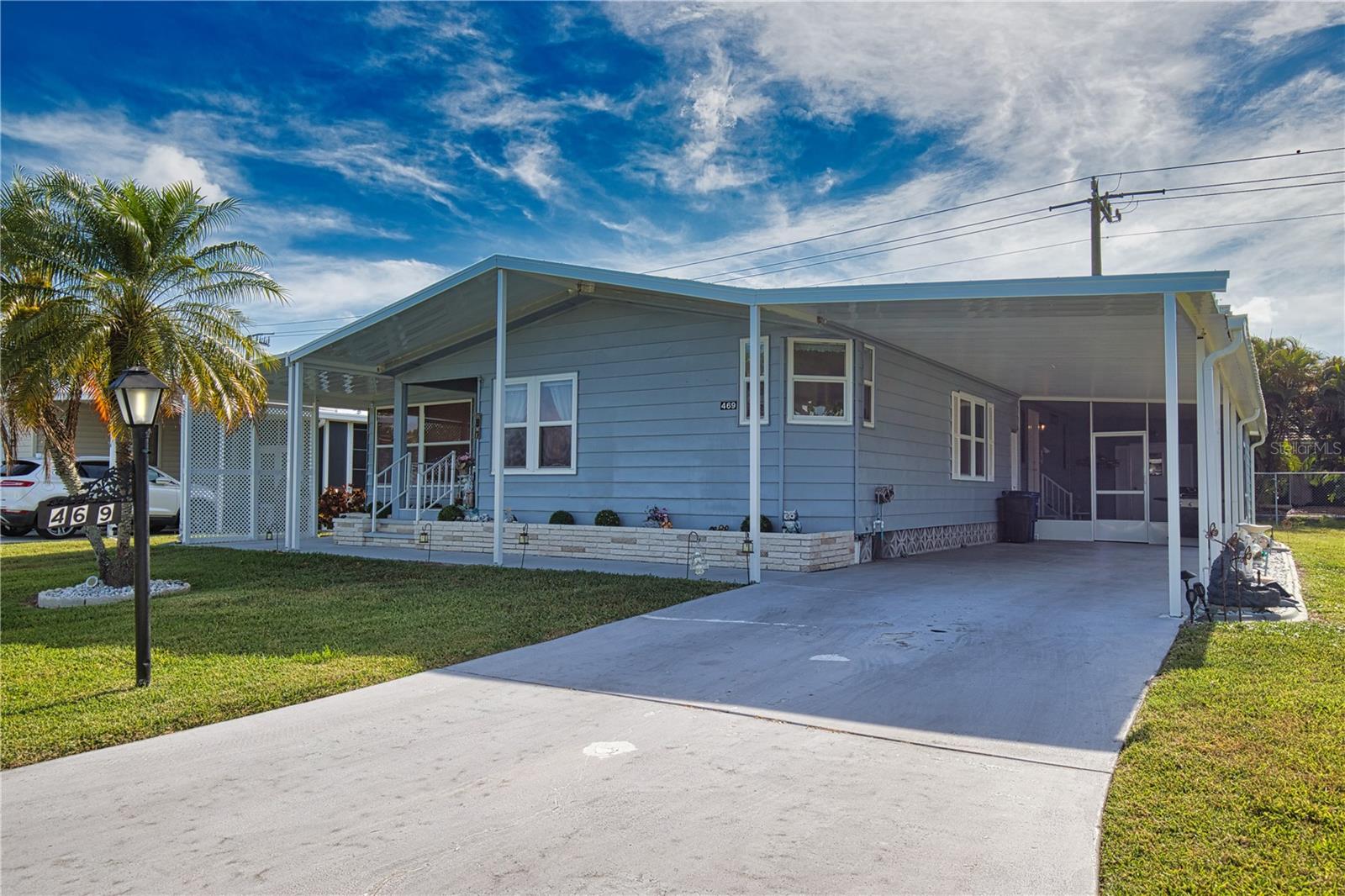 469 LOMA LINDA — photo 2