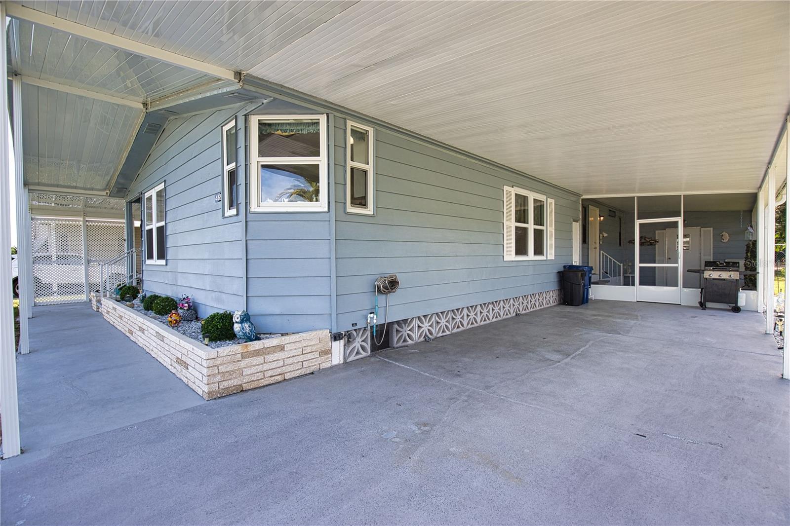 469 LOMA LINDA — photo 9
