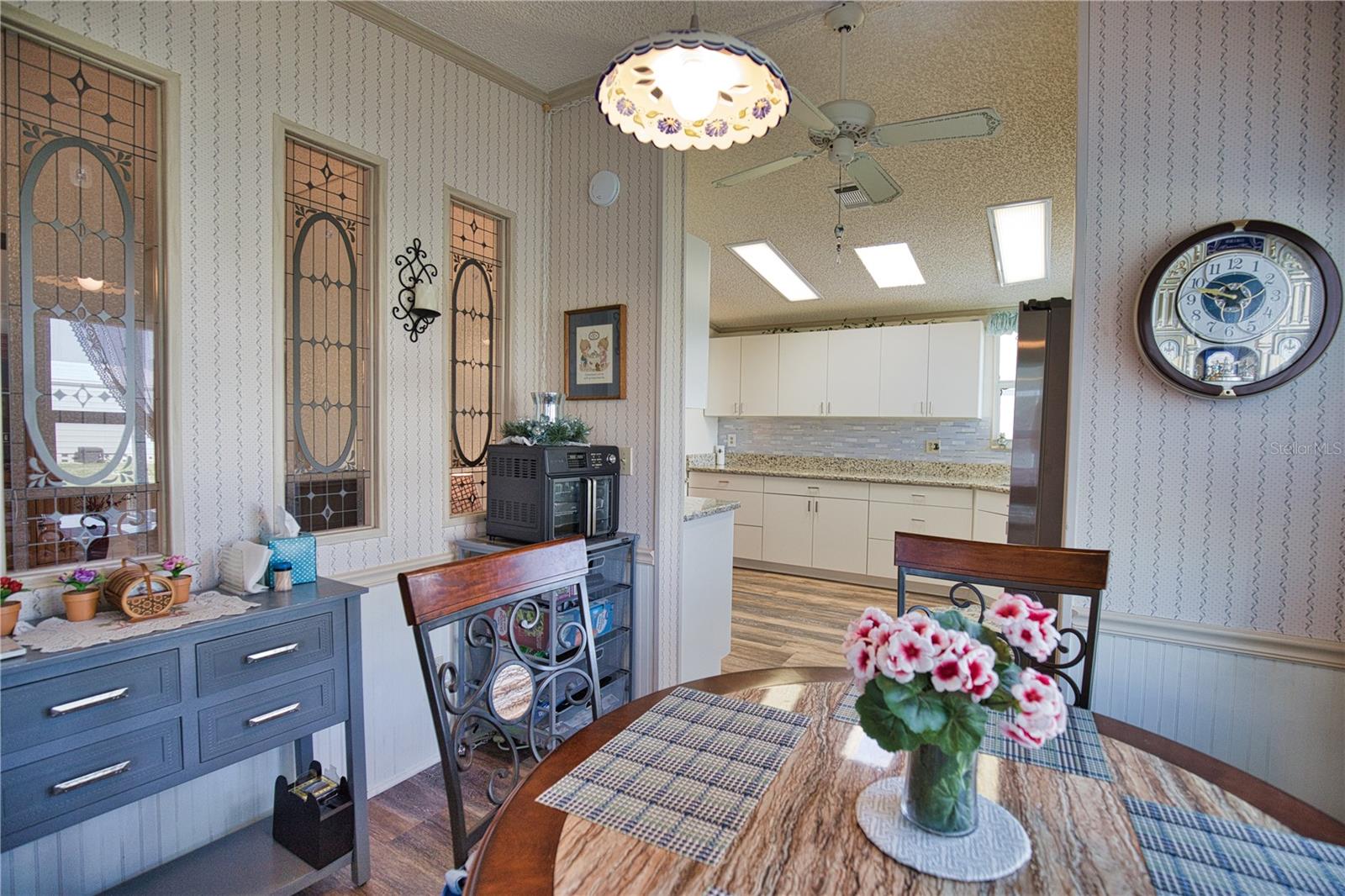 469 LOMA LINDA — photo 24