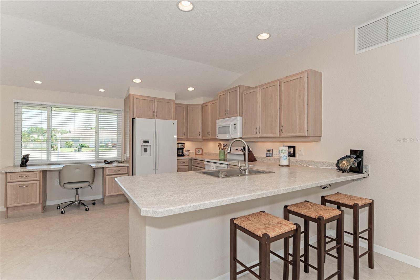 5577 CONTENTO DR — photo 16