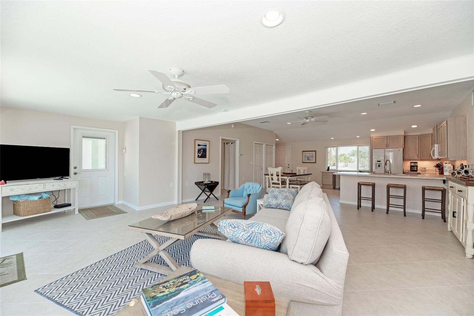 5577 CONTENTO DR — photo 9