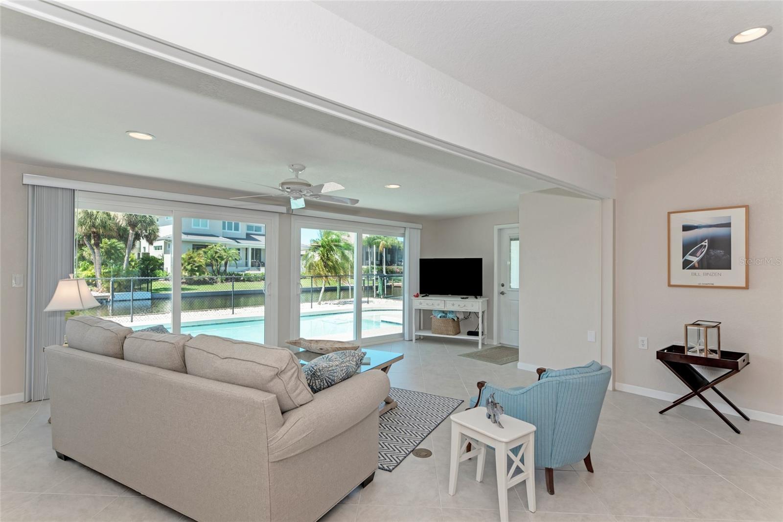 5577 CONTENTO DR — photo 8