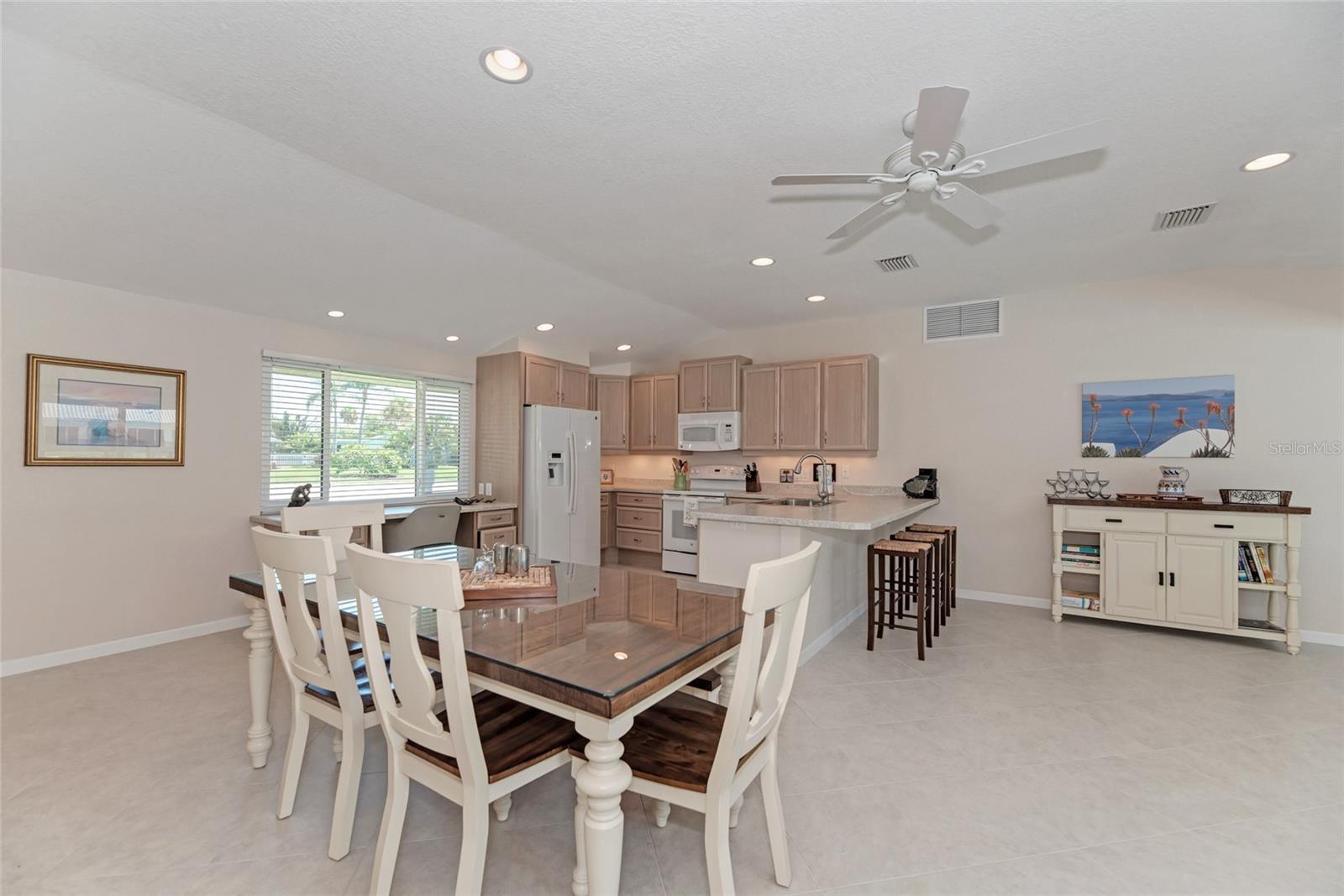 5577 CONTENTO DR — photo 13