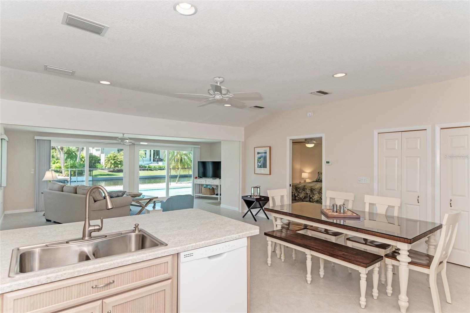 5577 CONTENTO DR — photo 20