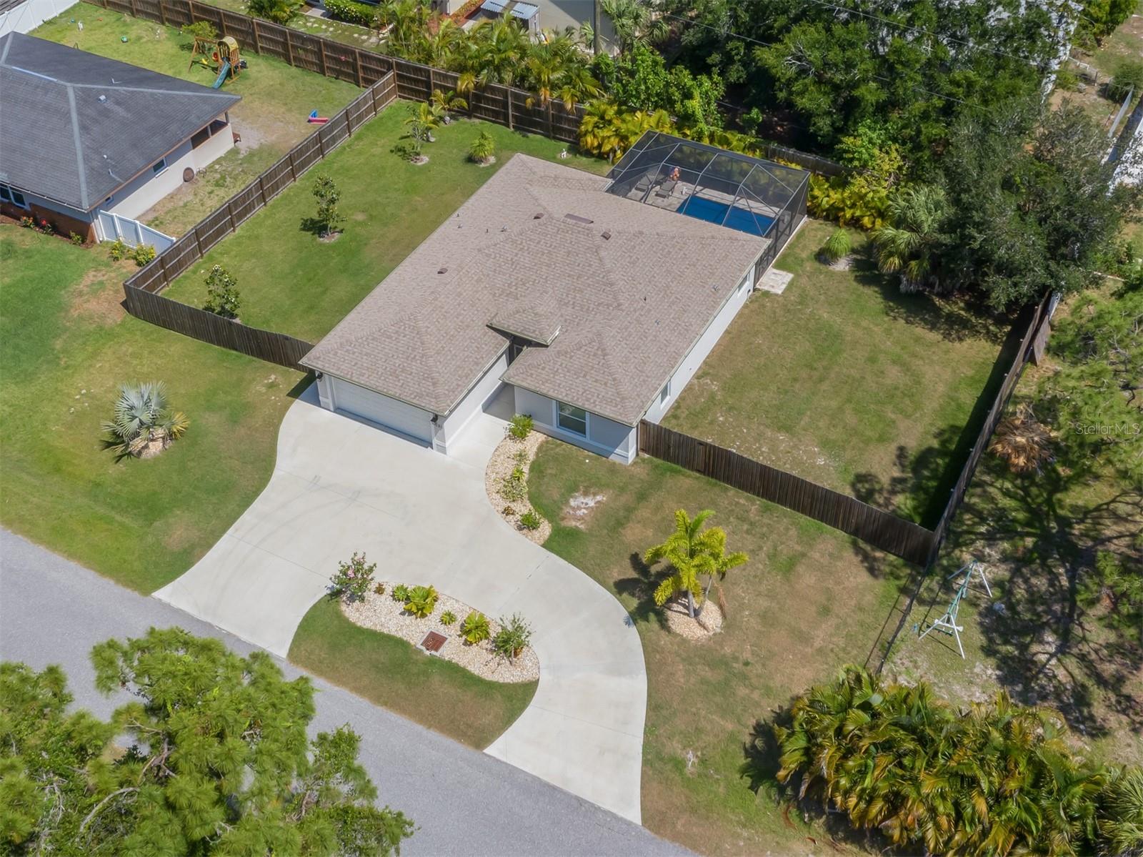 236 HOLLY RD — photo 38