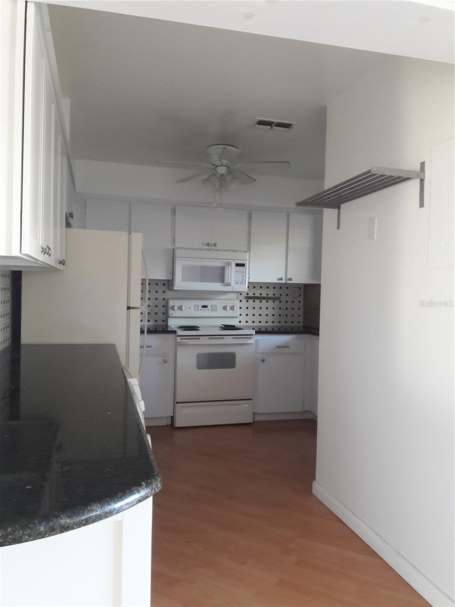 101 LAKE AVE NE #222 — photo 7