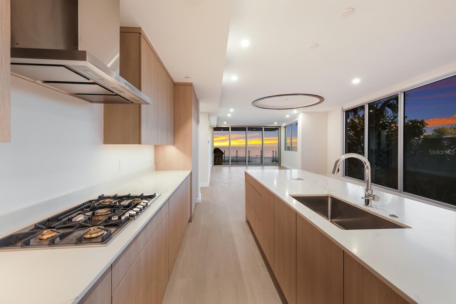 84 AVENIDA VENECCIA #202 & 203 — photo 13