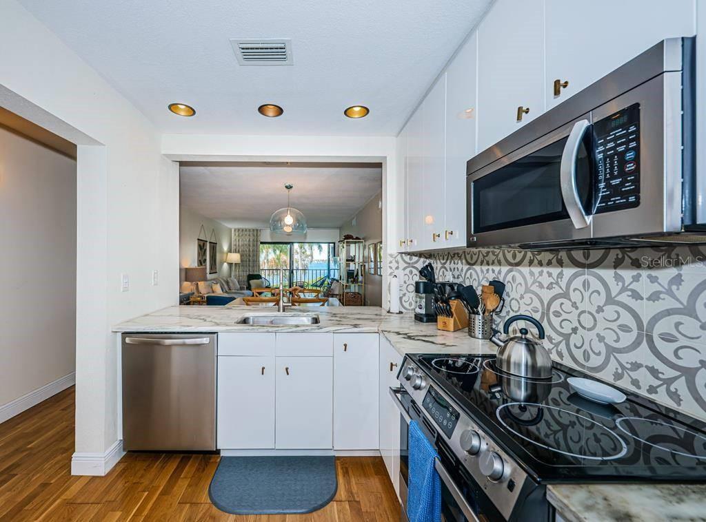 6295 BAHIA DEL MAR CIR #216 — photo 4
