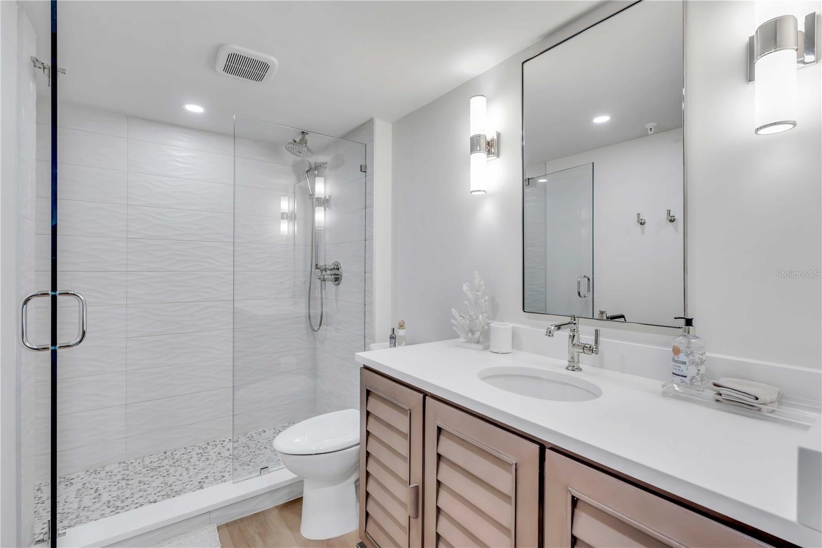 5611 GULF OF MEXICO DR #1 — photo 9